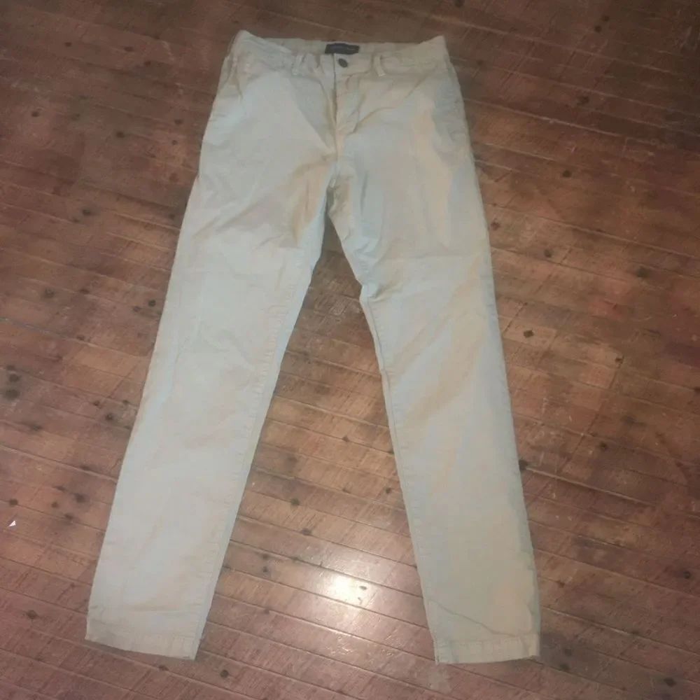 American Eagle tan next level flex slim 30x32 pants
